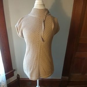 JESSICA Simpson sleeveless sweater -tan